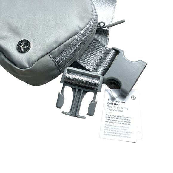 NEW! Hands-Free Lululemon 1L Belt Bag in Silver Drop & White (NWT) - Picture 11 of 16